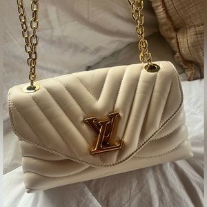 Louis Vuitton New Wave Bag in calf skin leather- MM size